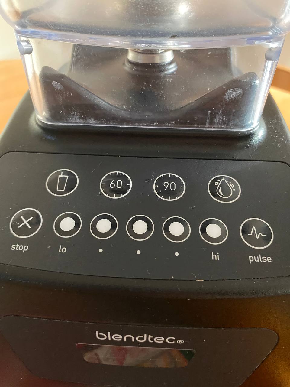 Купить блендер Blendtec Classic 575, чёрный по выгодной цене в