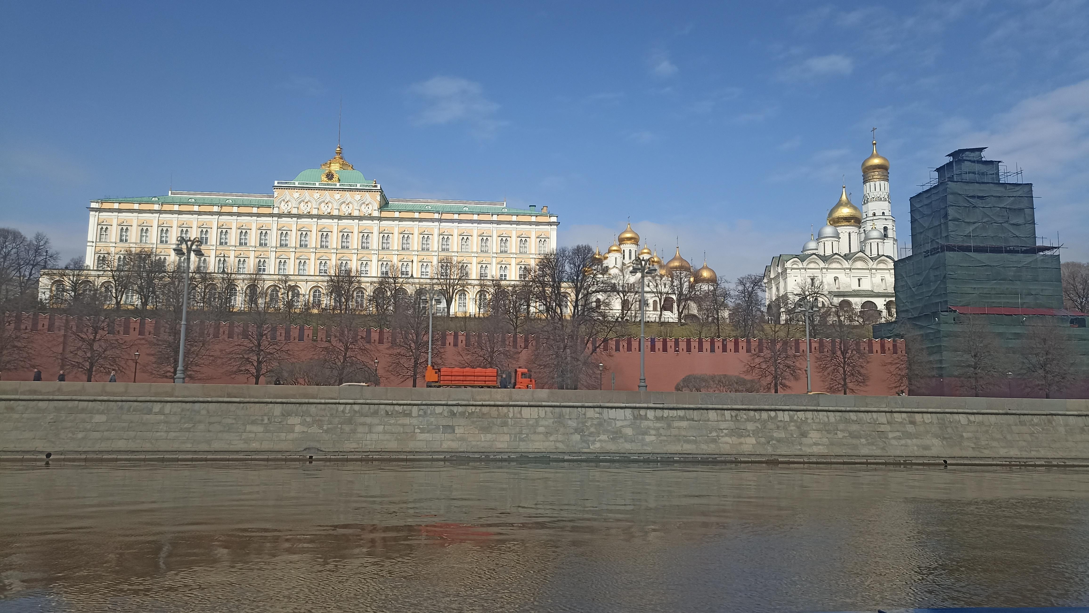 Речная прогулка на теплоходе по центру Москвы от парка Зарядье