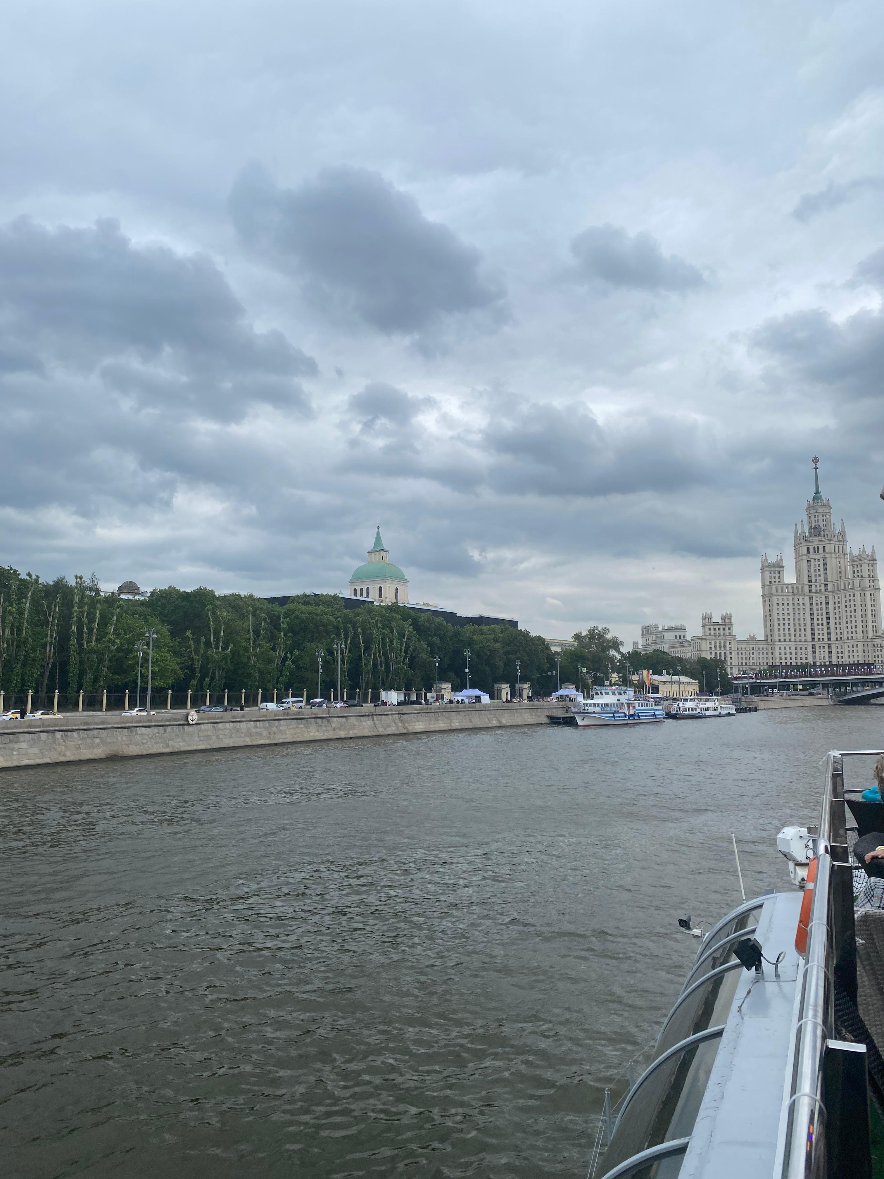 Секс возле реки москва ▶️ Подборка крутой порнухи